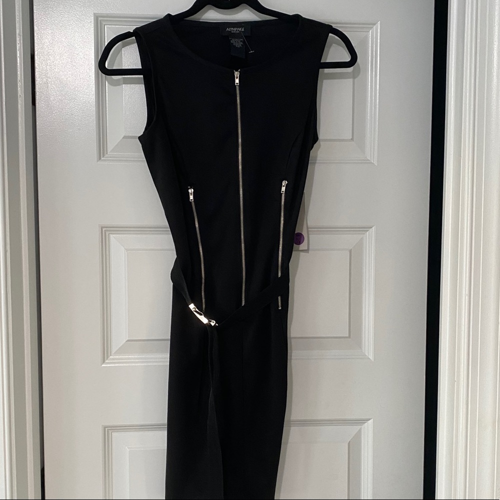 👗 BOGO 50% NWT Black Zippered dress